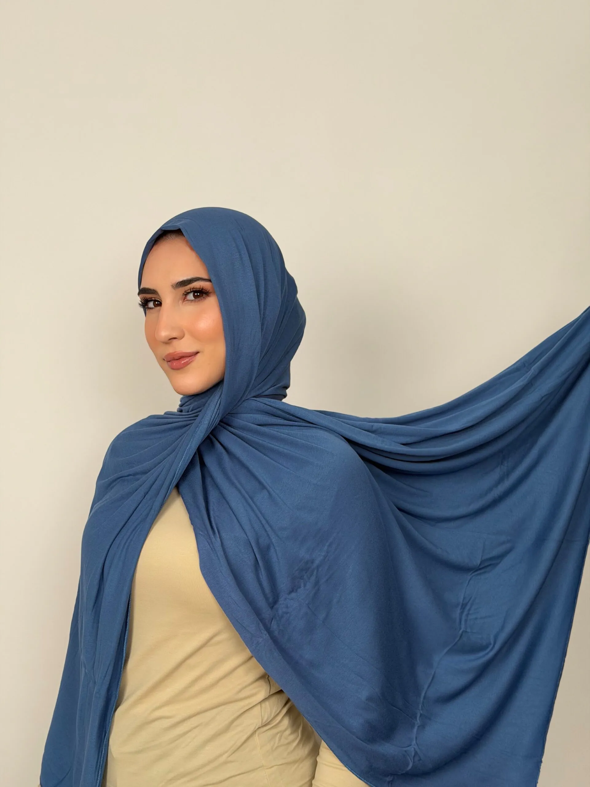 Foulard Cotton Viscose Bleu Barbeau – Image 2