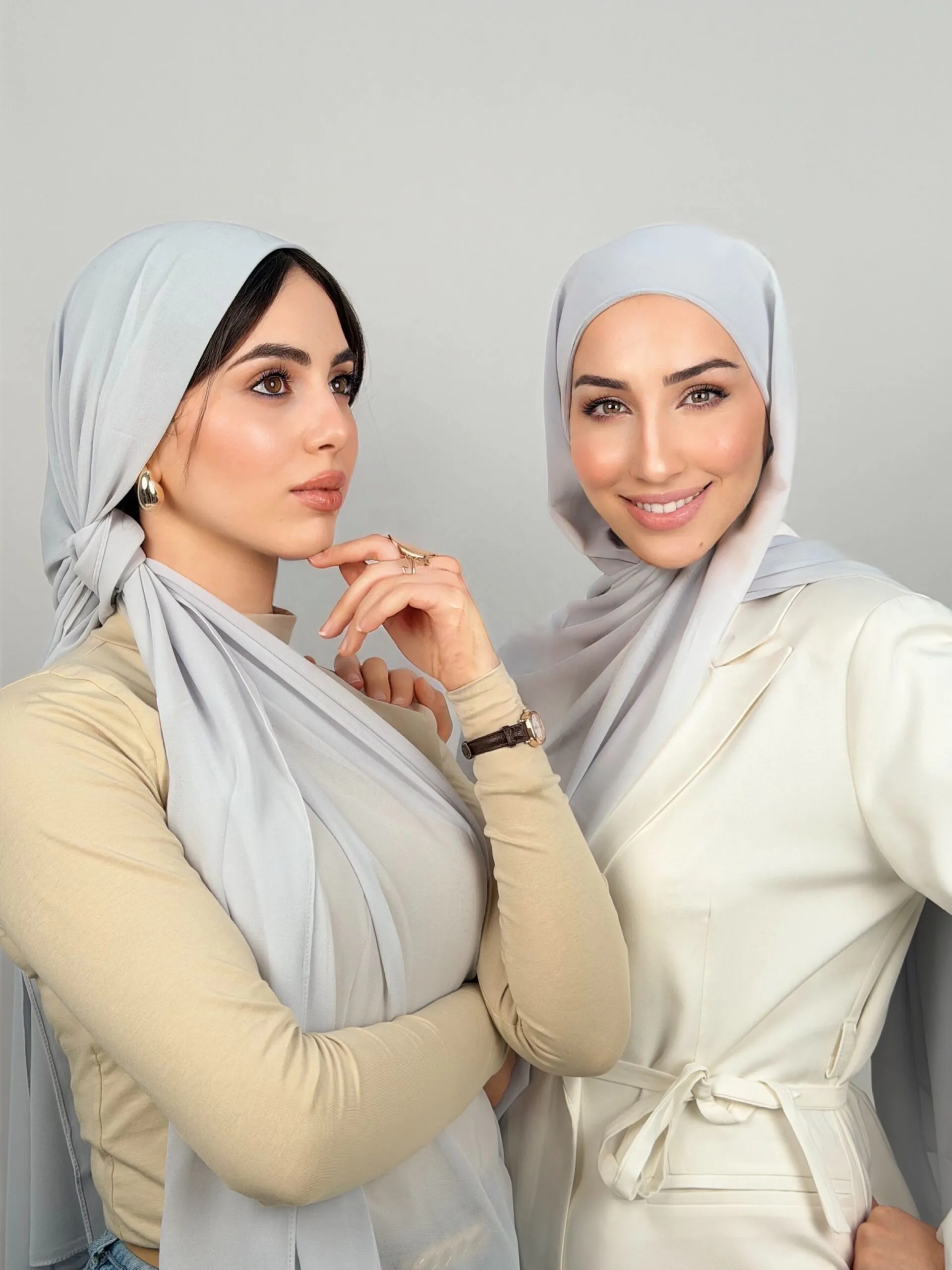 IMG_8227.JPG Foulard Chiffon Gris Clair – Image 1