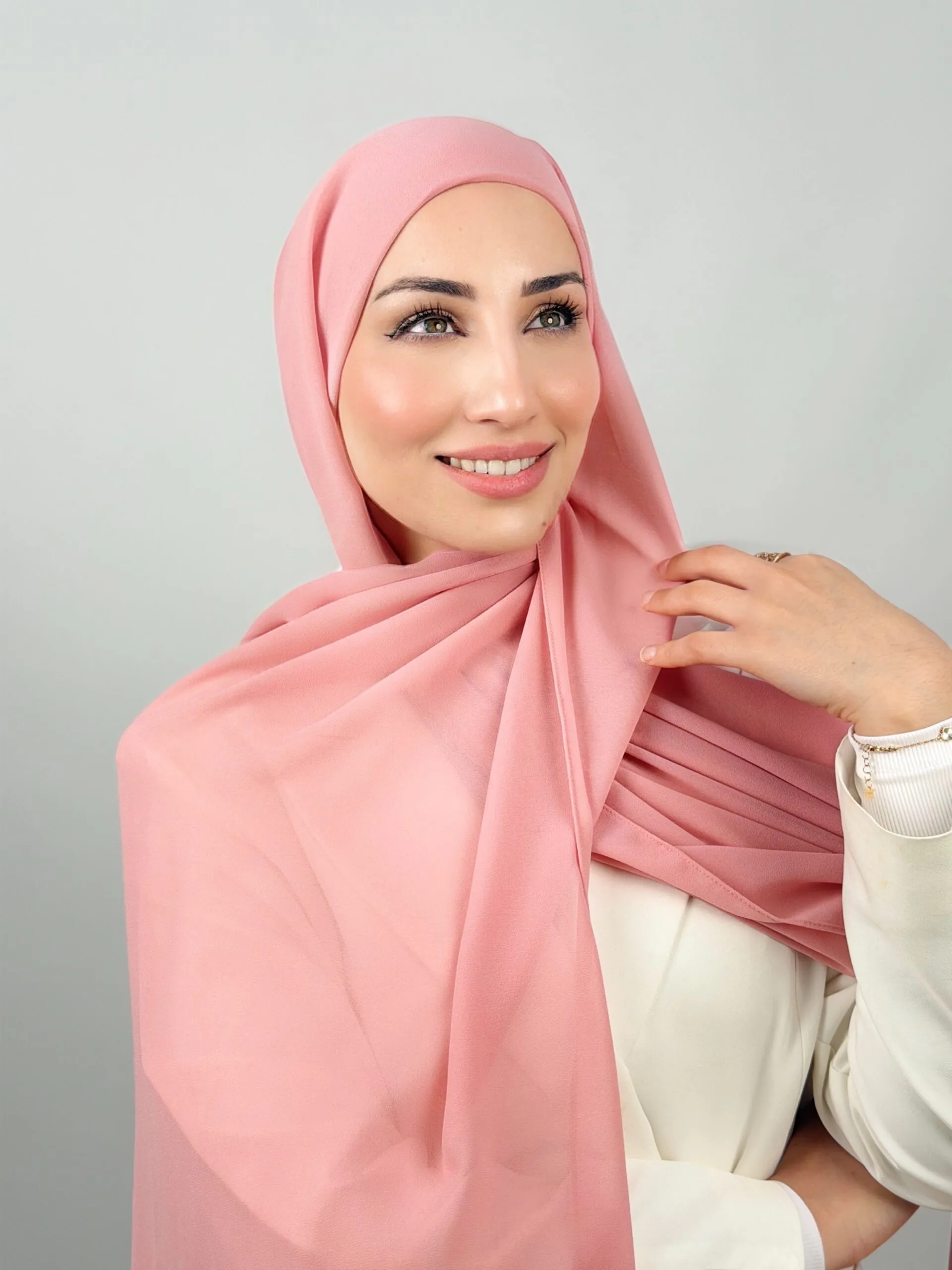 Foulard Chiffon Rose Barbie – Image 3