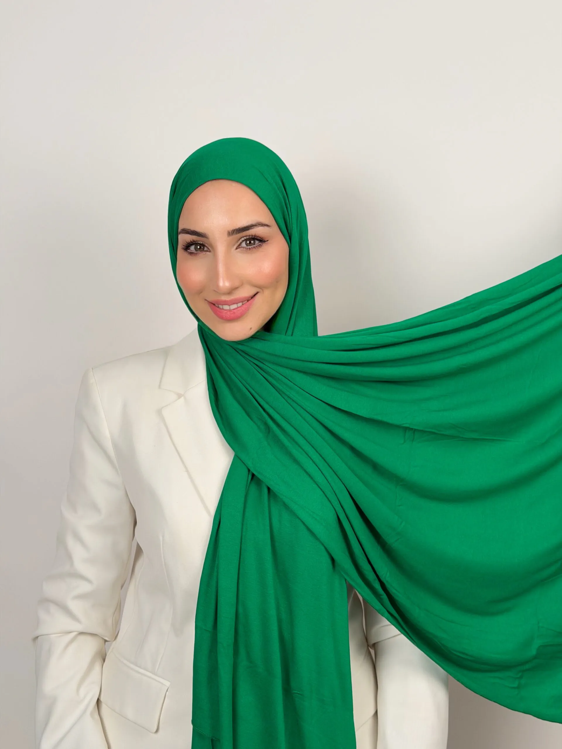 V gazon 1 Foulard Cotton Viscose Vert Gazon – Image 1